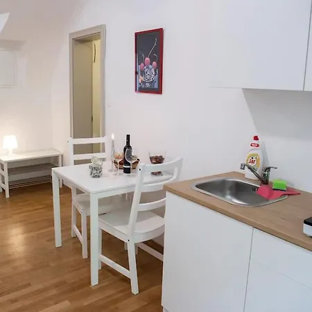 Sweet Raffaello On Location Apartment